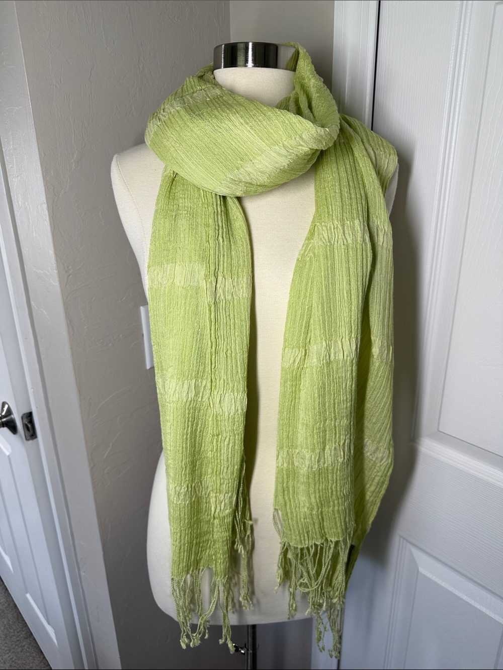 Saks 5th Avenue lime green textured scarf shawl cashmere and silk